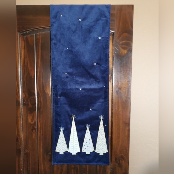 2 Table runners and 4 placemats - Picture 9 of 9